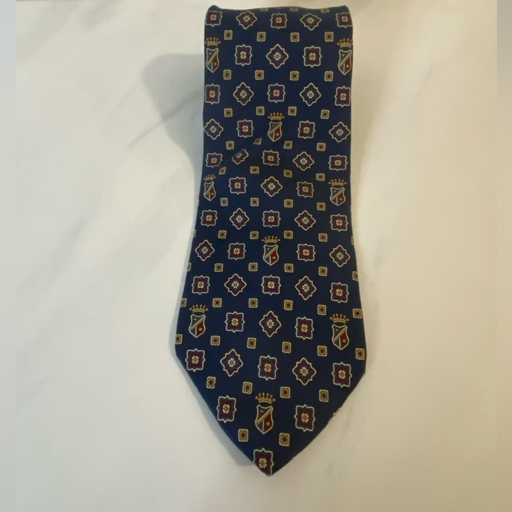 Tommy Hilfiger 100% silk necktie